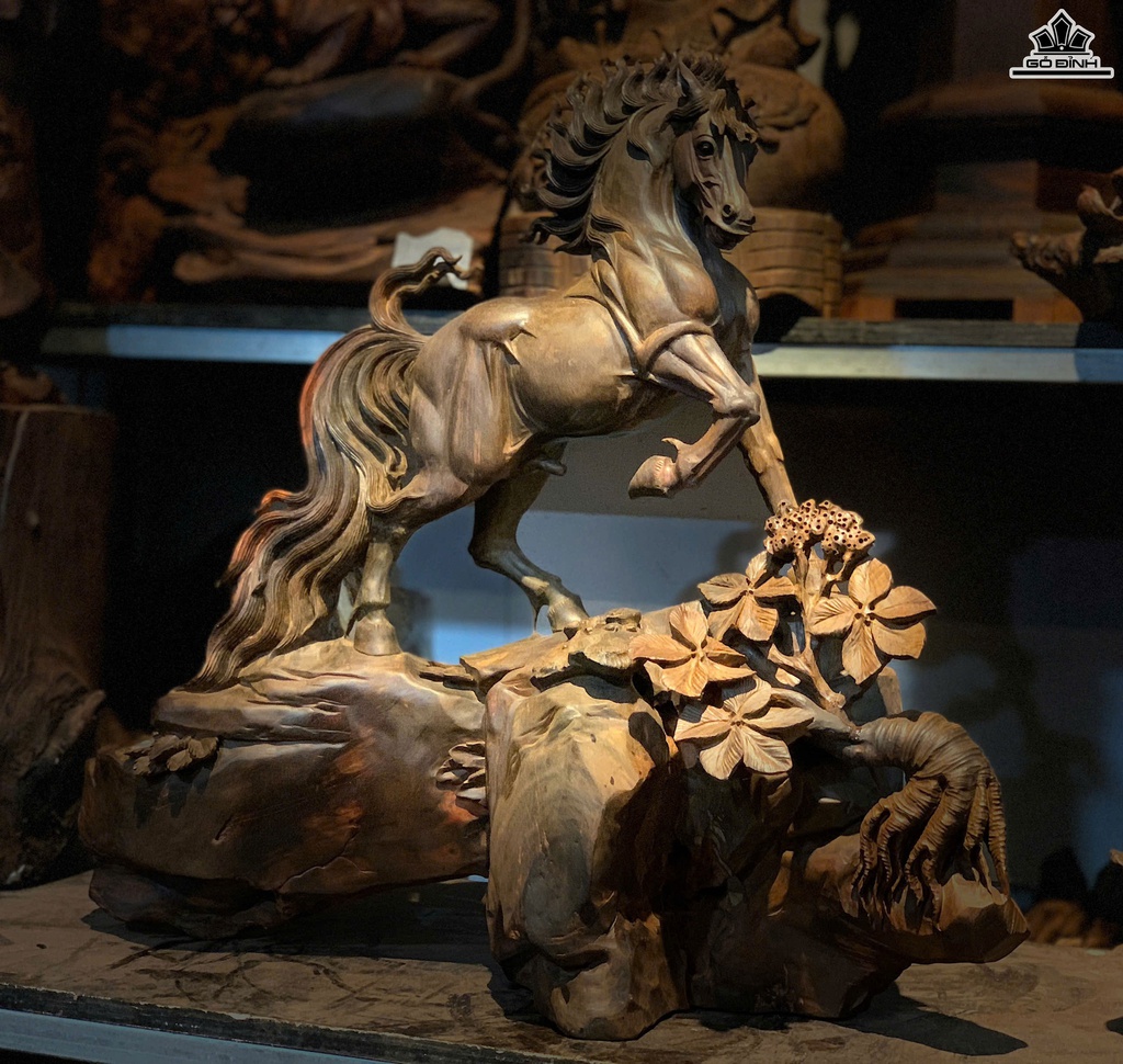 tuong-ngua-phong-thuy-nhat-ma-thong-dong-go-trac-cao-48-ngang-46-sau-18-cm-468537