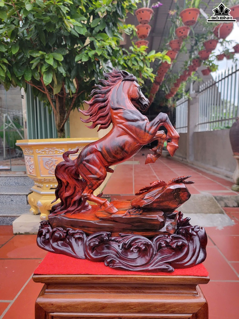 tuong-ngua-phong-thuy-nhat-ma-phi-thien-go-huong-cao-38-ngang-37-sau-18-cm-de-go-huong-4x6x6-cm-468917