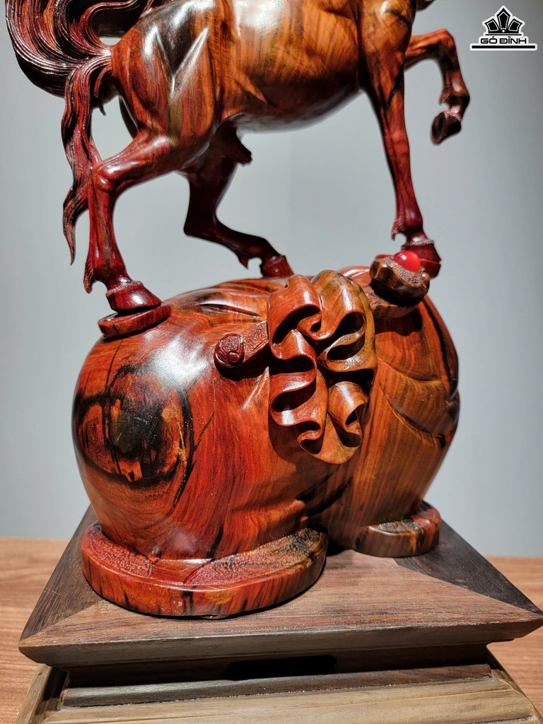 tuong-ngua-phong-thuy-nhat-ma-thong-dong-go-trac-cao-41-ngang-25-sau-16-cm-468921