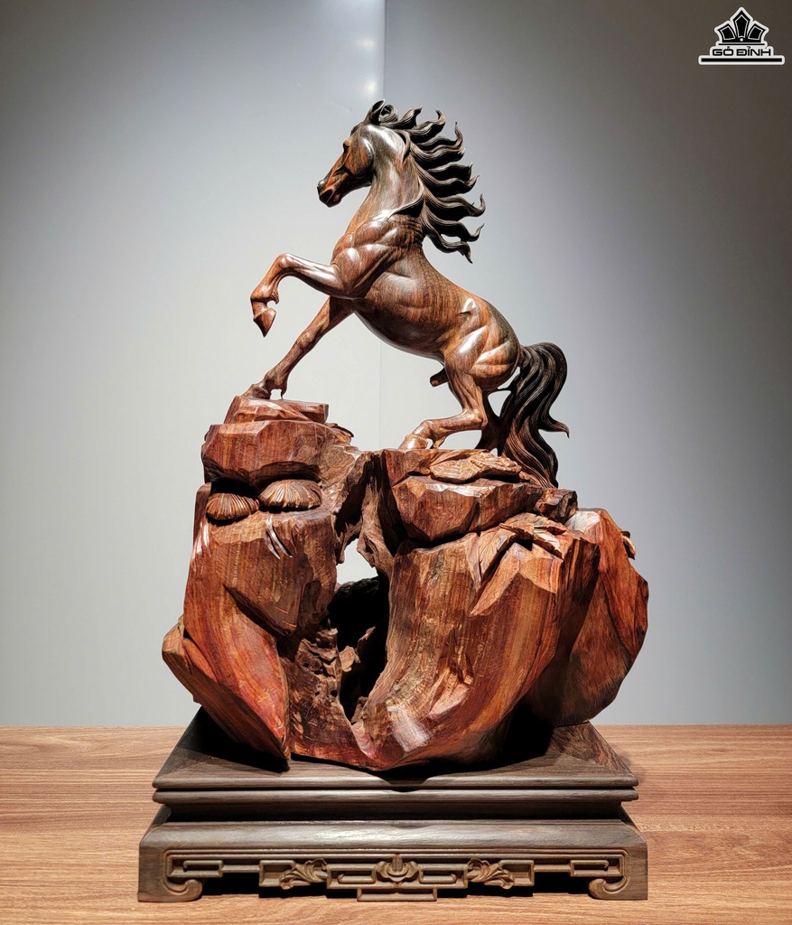 tuong-ngua-phong-thuy-nhat-ma-thong-dong-go-trac-cao-48-ngang-38-sau-25-cm-468934