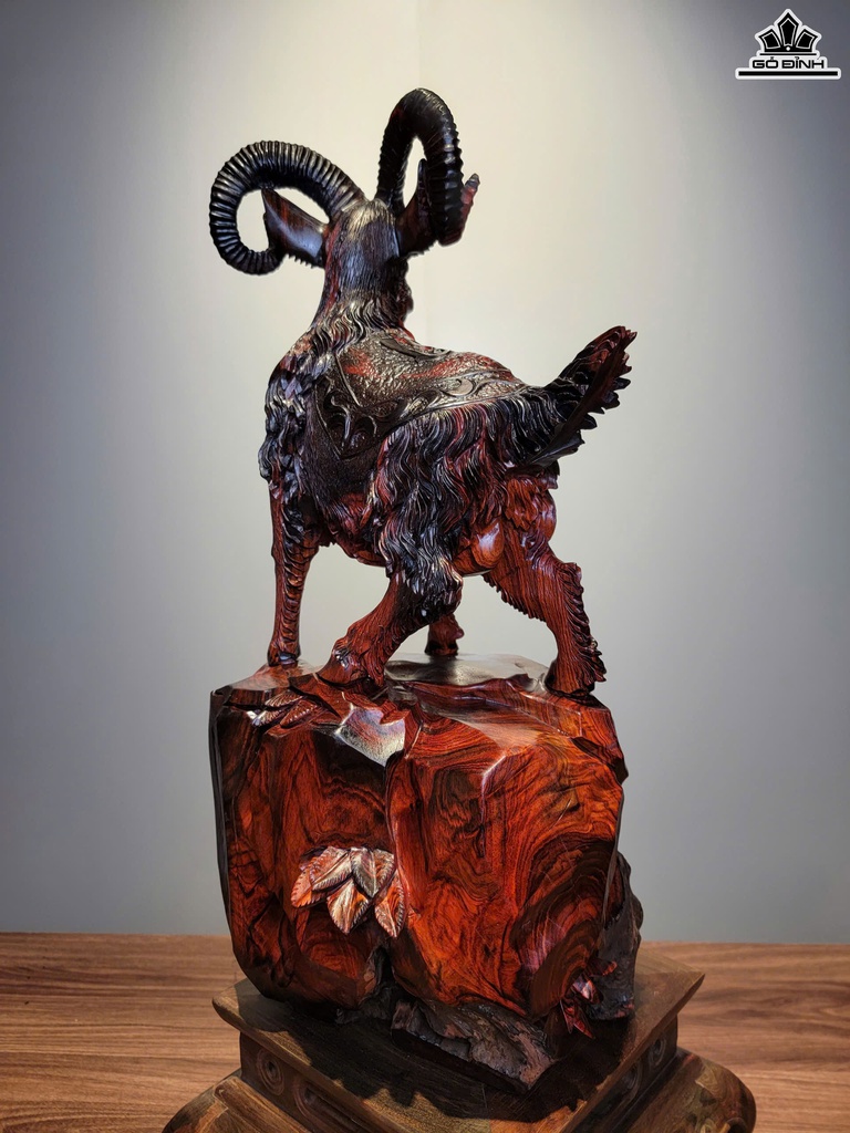 tuong-nhat-duong-khai-thai-go-trac-cao-48-ngang-25-sau-22-cm-468944