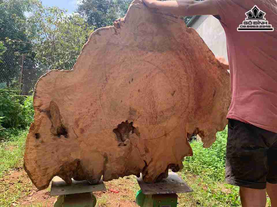 Mat-Ban-Nguyen-Khoi-Go-Nu-Xa-Xi-Gu-Huong-Dep