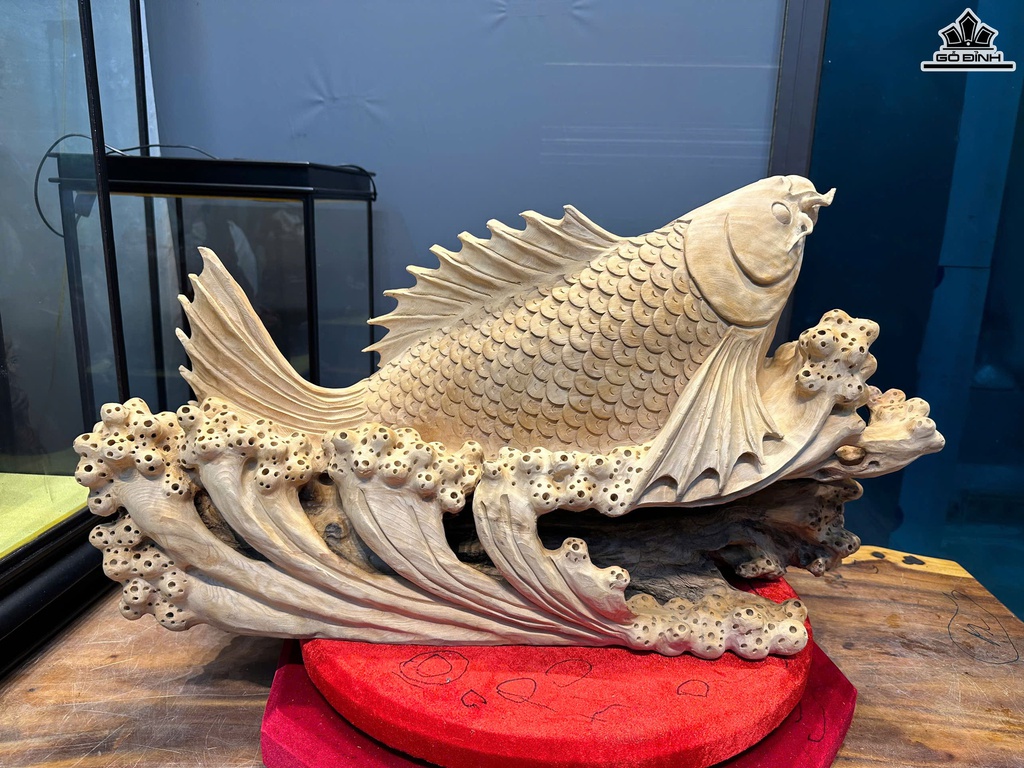 tuong-con-ca-chep-go-ngoc-am-cao-42-ngang-77-sau-26-cm-22kg-469021