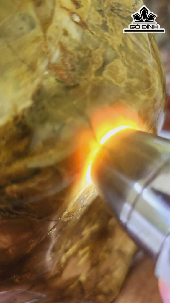 tac-pham-go-hoa-ngoc-cao-30-ngang-17-cm-66kg-469149