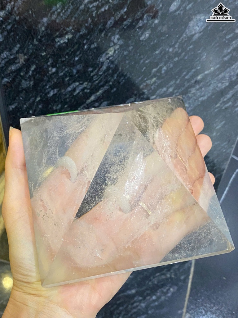 kim-tu-thap-thach-anh-trang-cao-95-cm-vuong-day-115-cm-trong-luong-129kg-469180