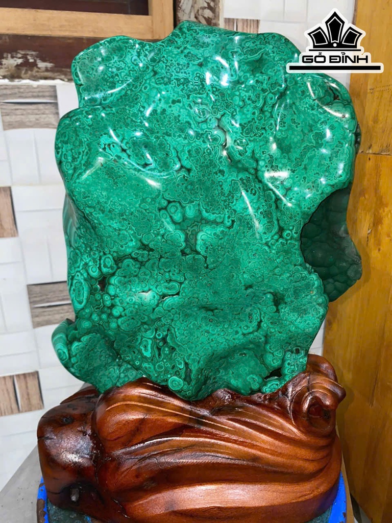 tac-pham-da-khong-tuoc-malachite-cao-38-ngang-24-cm-123kg-469249