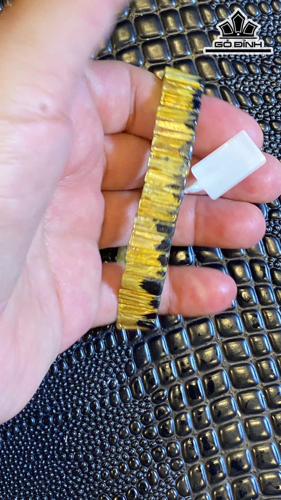 vong-ban-hoa-thi-da-thach-anh-toc-vang-da-kiem-dinh-liulab-572564-469412