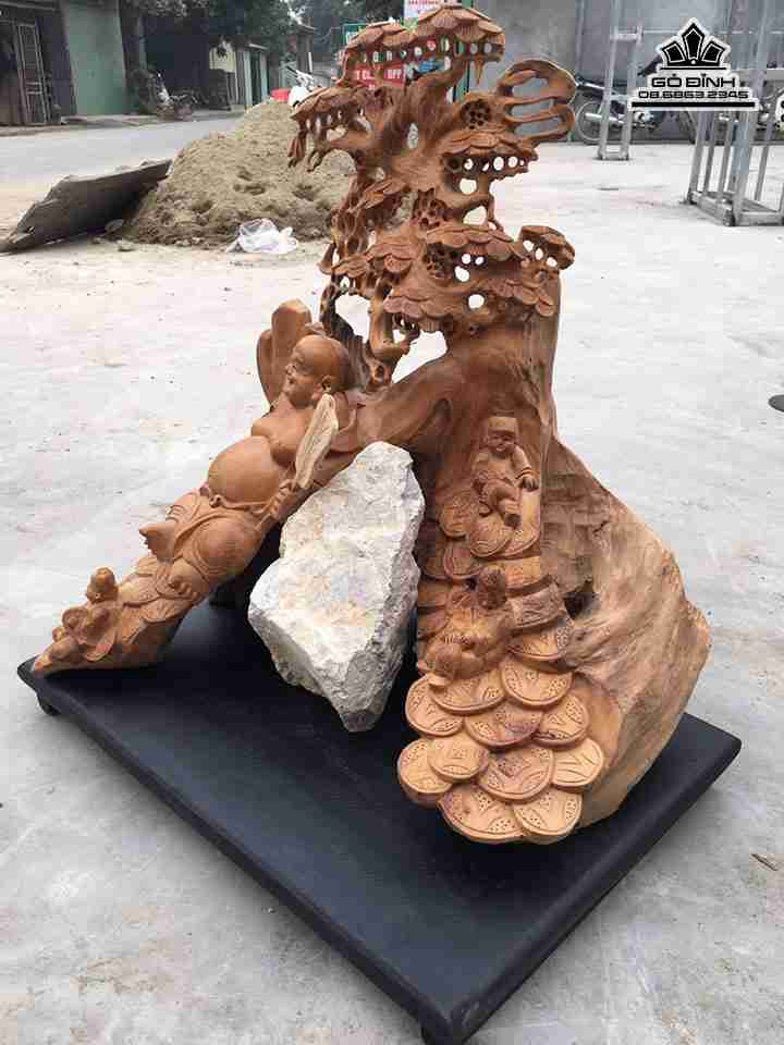 Tuong-Phat-Di-Lac-ngoi-goc-tung-go-ngoc-am