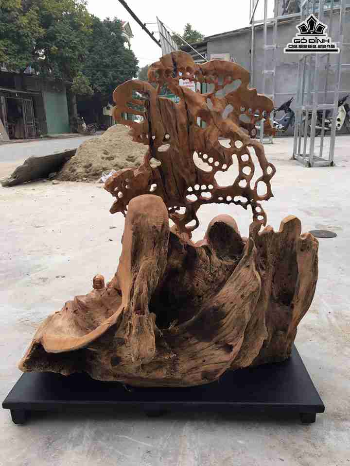 Tuong-Phat-Di-Lac-ngoi-goc-tung-go-ngoc-am