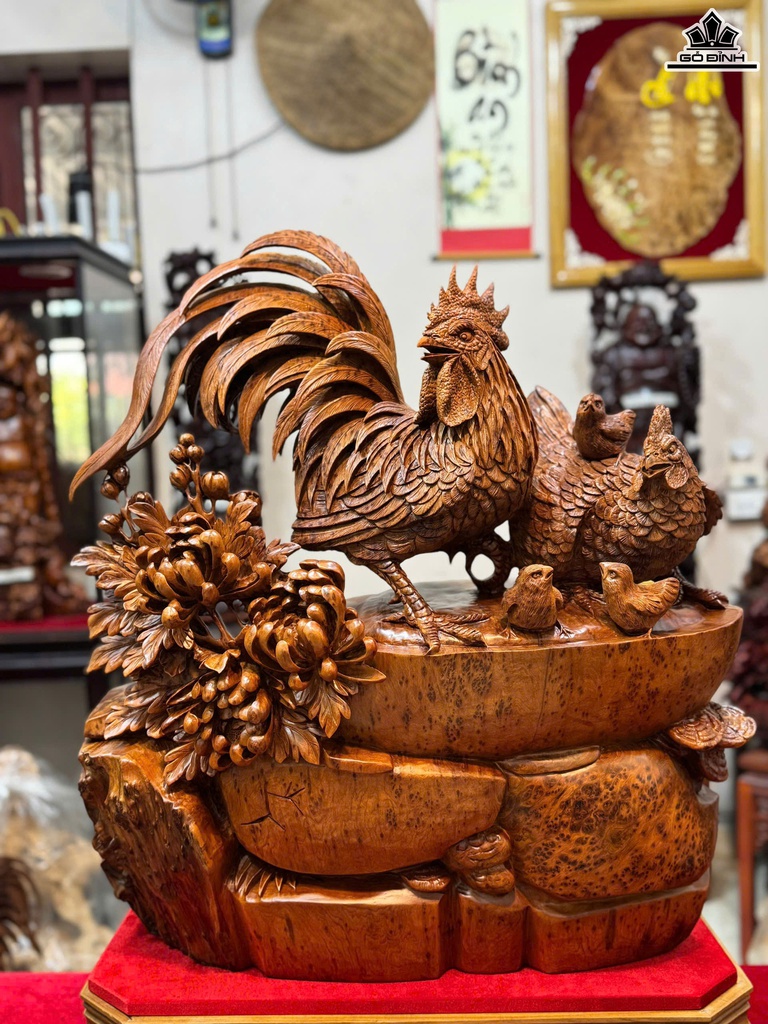 tuong-gia-dinh-ga-toan-gia-phuc-go-nu-ngoc-am-cao-76-ngang-58-sau-26-cm-469659