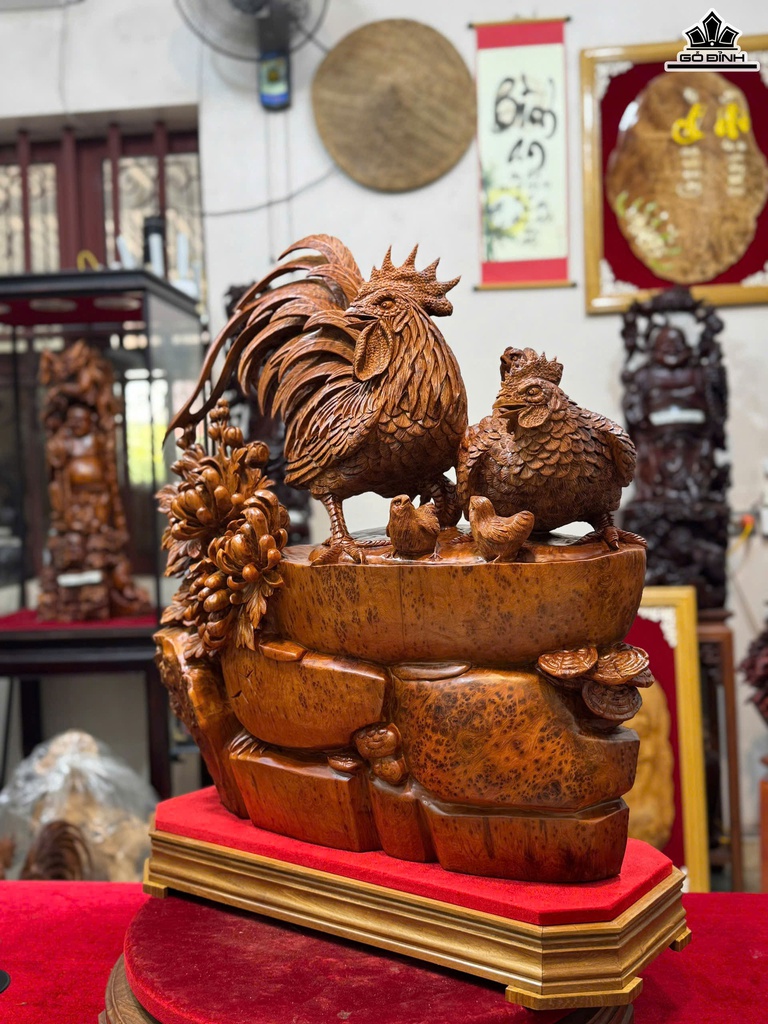 tuong-gia-dinh-ga-toan-gia-phuc-go-nu-ngoc-am-cao-76-ngang-58-sau-26-cm-469660