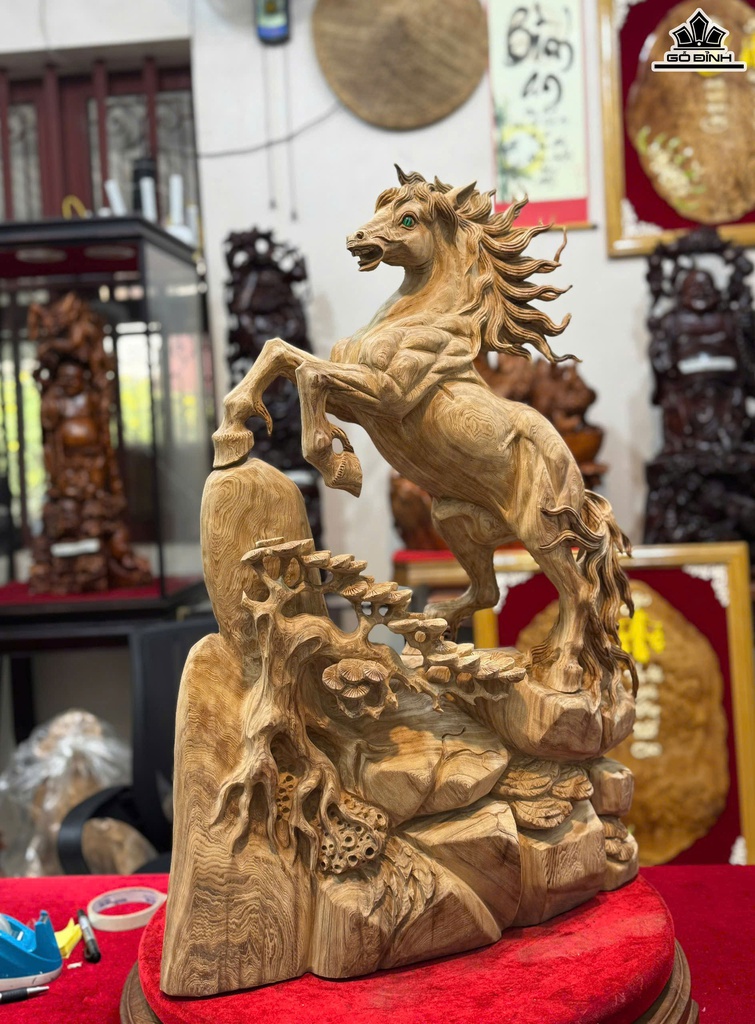 tuong-ngua-phong-thuy-nhat-ma-phi-thien-go-ngoc-am-cao-72-ngang-48-sau-18-cm-469667