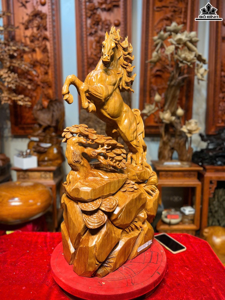 tuong-ngua-phong-thuy-nhat-ma-phi-thien-go-ngoc-am-cao-87-ngang-42-sau-25-cm-470139