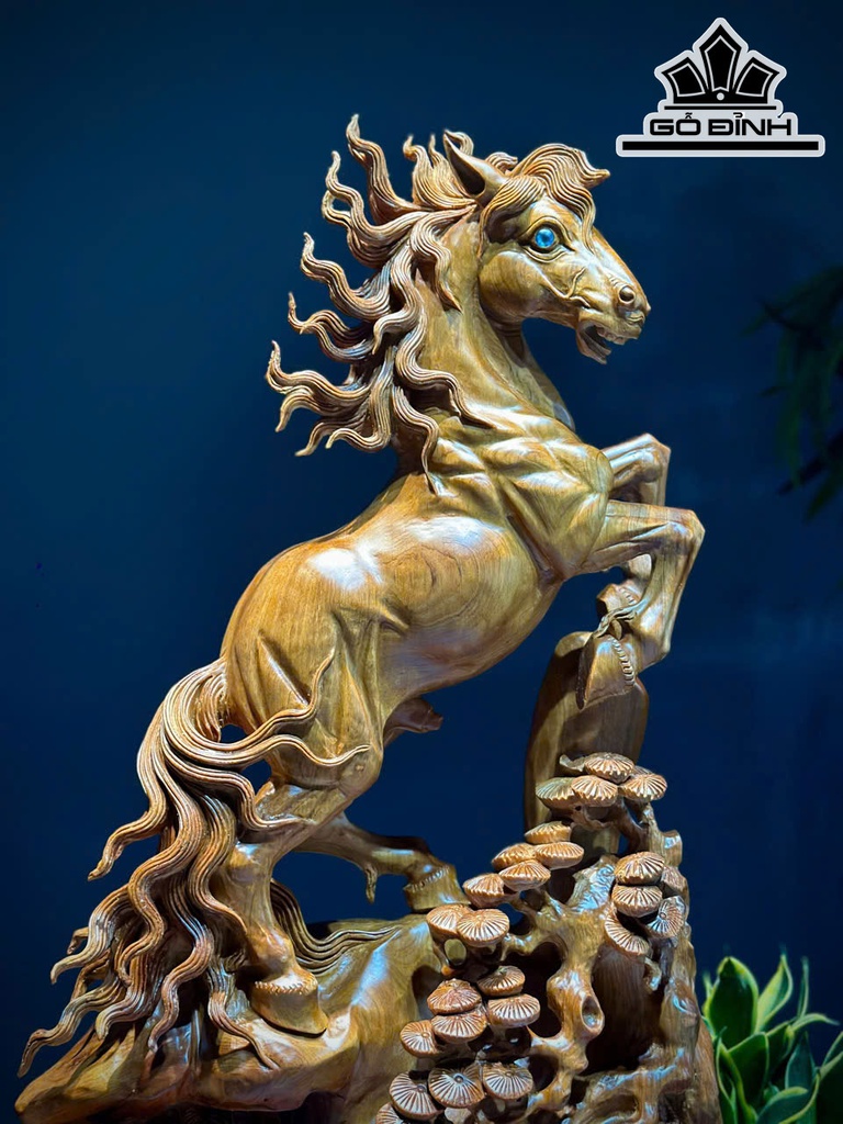 tuong-ngua-phong-thuy-nhat-ma-phi-thien-go-ngoc-am-cao-70-ngang-45-sau-18-cm-470238