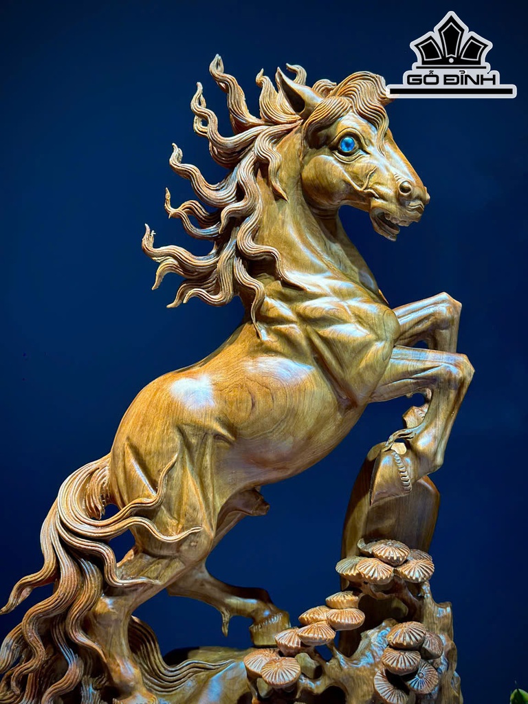 tuong-ngua-phong-thuy-nhat-ma-phi-thien-go-ngoc-am-cao-70-ngang-45-sau-18-cm-470240