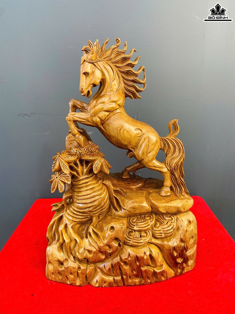 tuong-ngua-phong-thuy-nhat-ma-phi-thien-go-ngoc-am-cao-55-ngang-38-sau-21-cm-470488