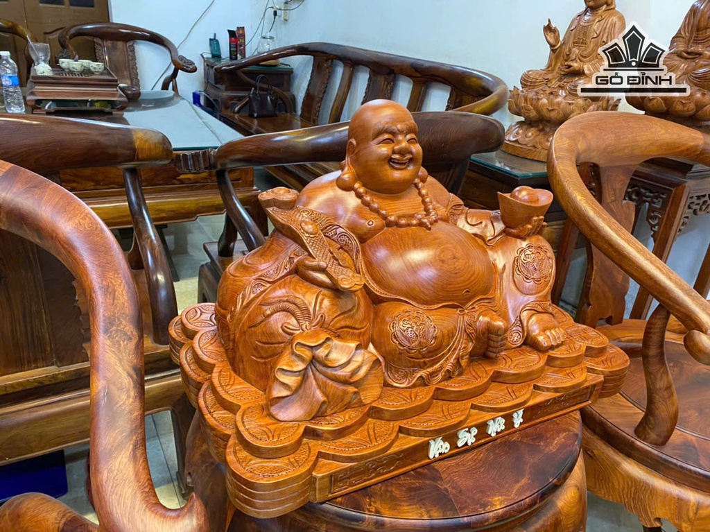 tuong-phat-di-lac-ngoi-van-su-nhu-y-go-huong-cao-38-ngang-60-sau-37-cm-471179