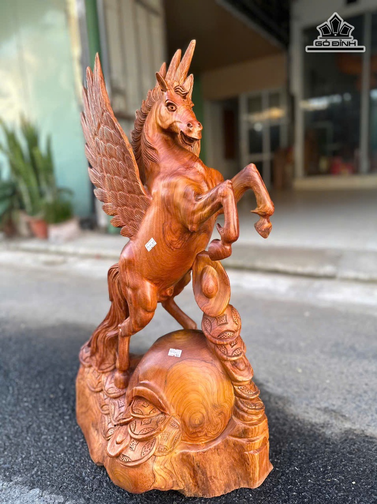 tuong-ngua-nhat-ma-thien-than-go-huong-cao-75-ngang-41-sau-22-cm-471466