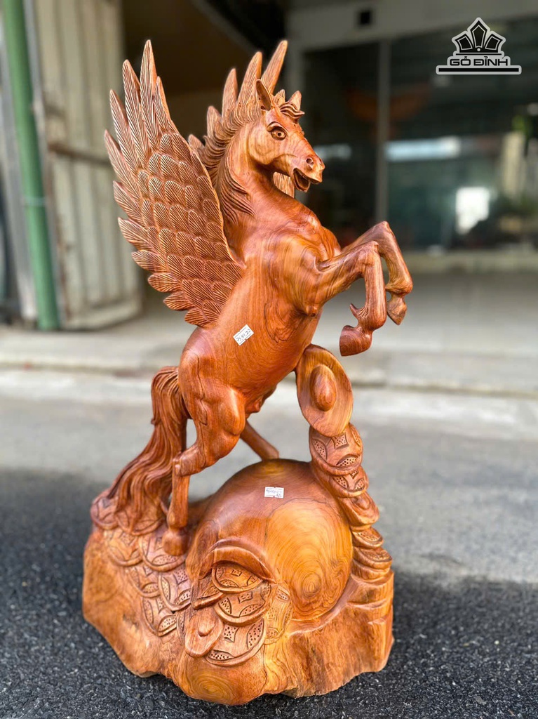 tuong-ngua-nhat-ma-thien-than-go-huong-cao-75-ngang-41-sau-22-cm-471467