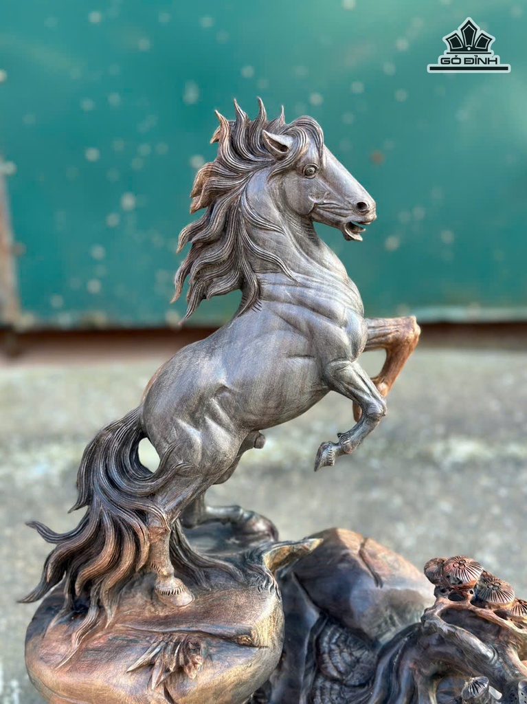 tuong-ngua-phong-thuy-nhat-ma-phi-thien-go-trac-cao-46-ngang-40-sau-25-cm-471472