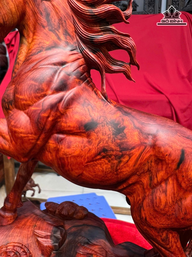 tuong-ngua-phong-thuy-nhat-ma-thong-dong-go-trac-cao-35-ngang-32-sau-18-cm-471486