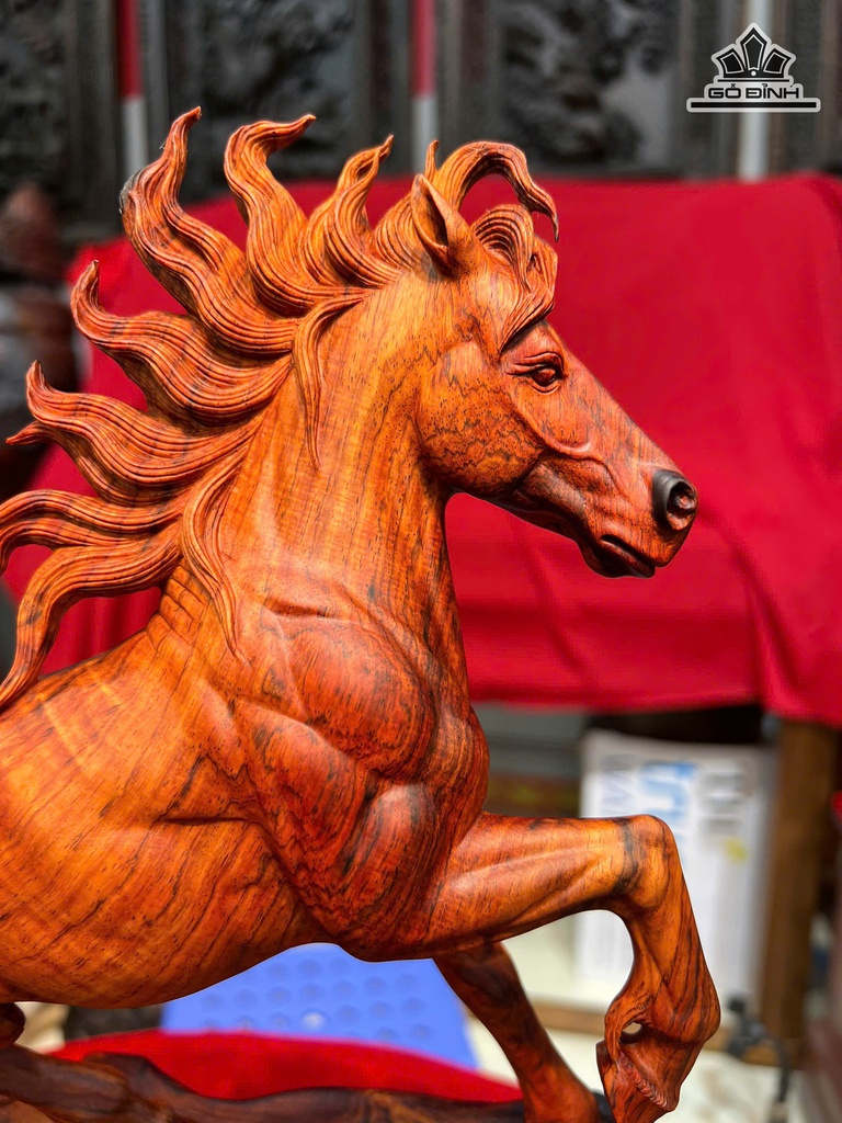 tuong-ngua-phong-thuy-nhat-ma-thong-dong-go-trac-cao-35-ngang-32-sau-18-cm-471488