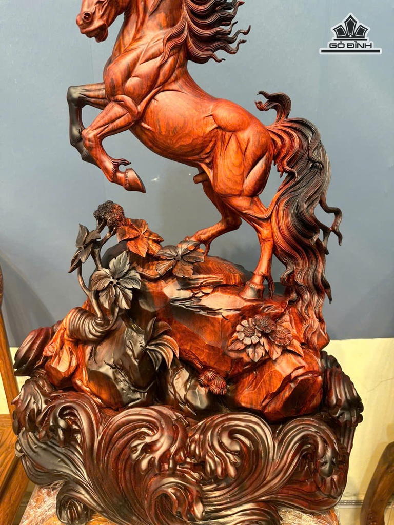 tuong-ngua-phong-thuy-nhat-ma-phi-thien-go-trac-cao-67-ngang-48-sau-27-cm-472140