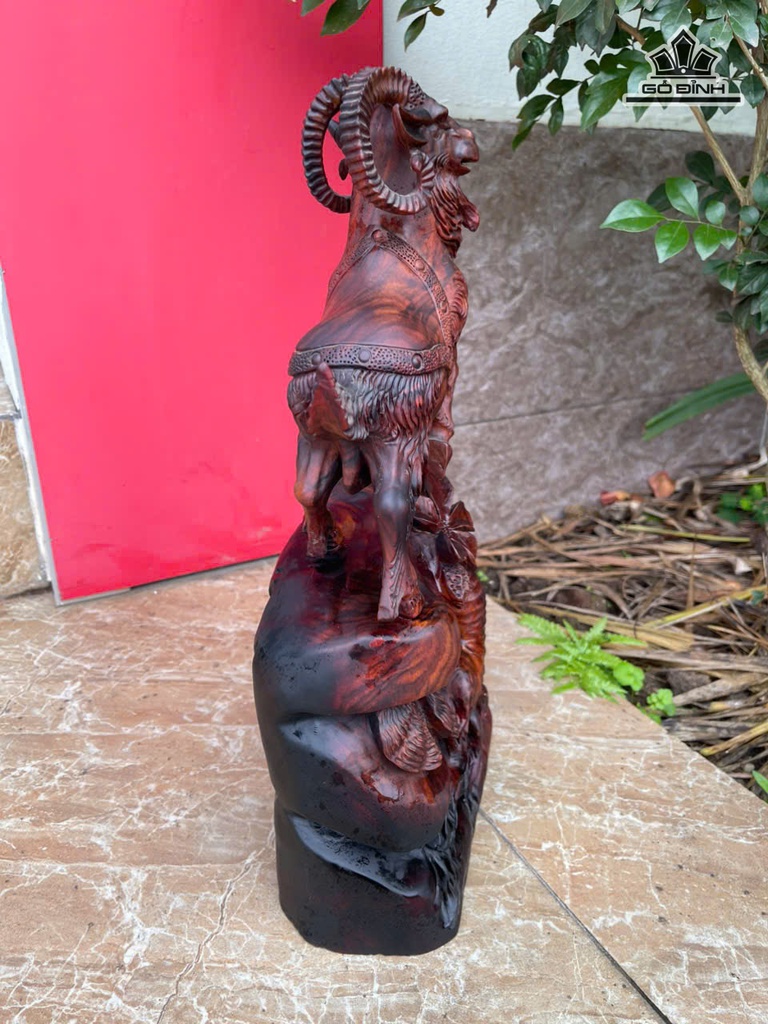 tuong-nhat-duong-go-trac-cao-39-ngang-18-sau-11-cm-472396