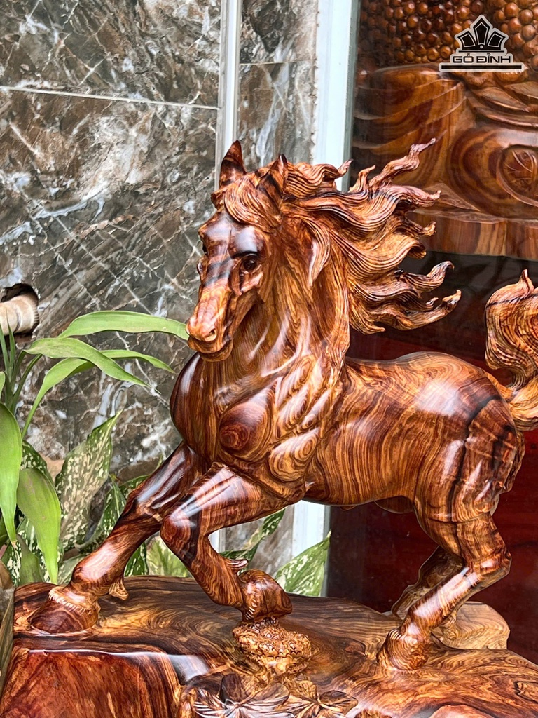 tuong-ngua-phong-thuy-nhat-ma-thong-dong-go-cam-cao-50-ngang-38-sau-27-cm-472836