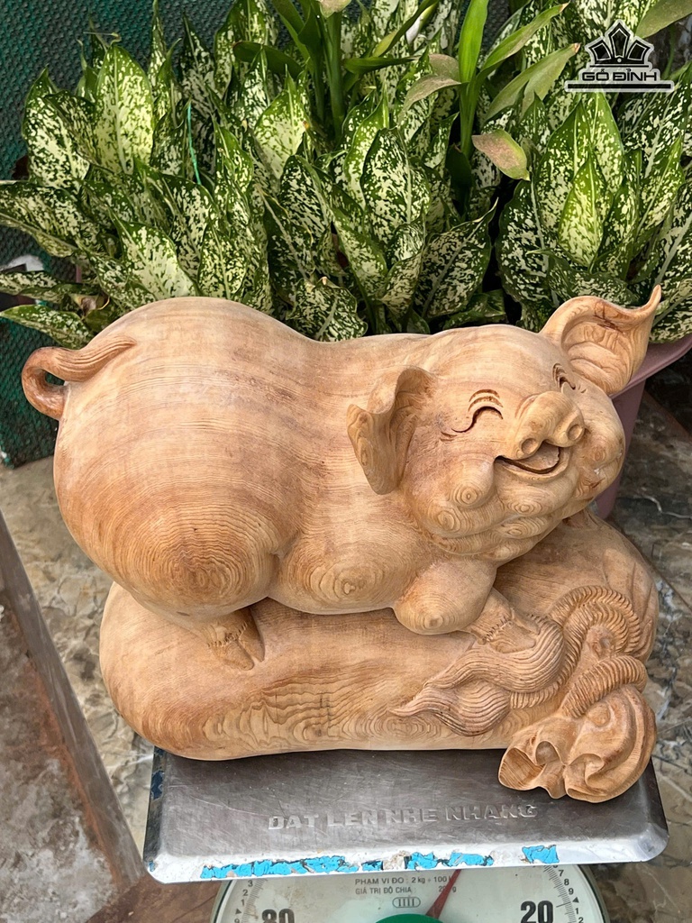 tuong-heo-go-ngoc-am-cao-31-ngang-38-sau-21-cm-472898