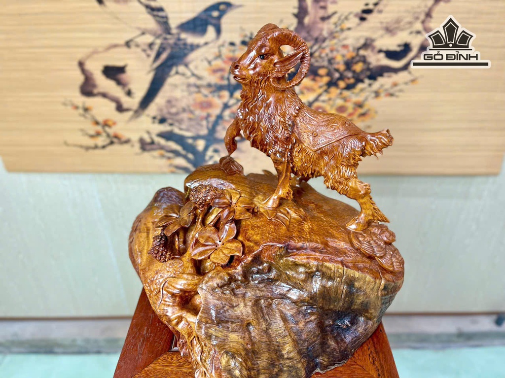 tuong-nhat-duong-go-huong-cao-32-ngang-36-sau-26-cm-472902