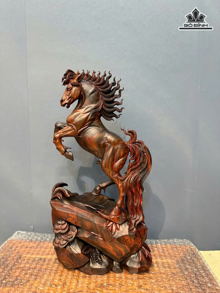 tuong-ngua-phong-thuy-nhat-ma-phi-thien-go-trac-cao-41-ngang-20-sau-11-cm-472977