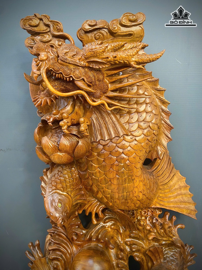 tuong-ca-chep-hoa-rong-go-huong-cao-130-ngang-67-sau-30-cm-472991