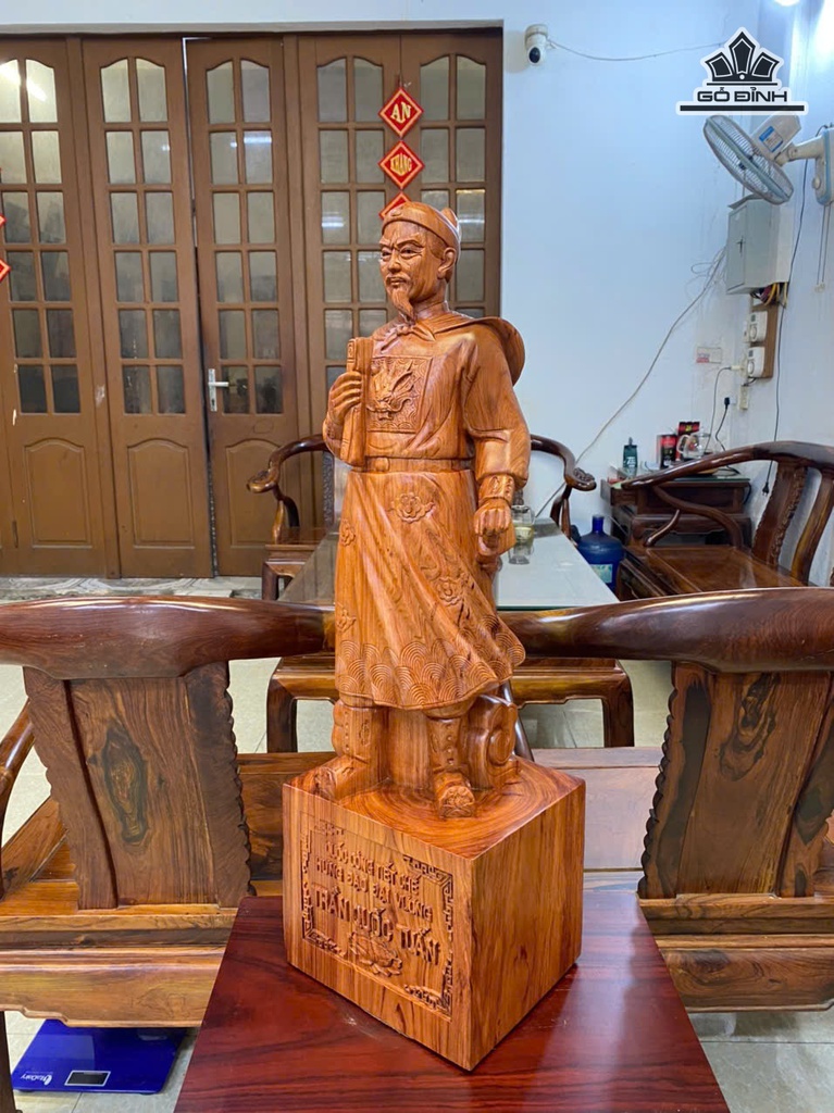 tuong-tran-quoc-tuan-go-huong-cao-80-ngang-25-sau-22-cm-473348