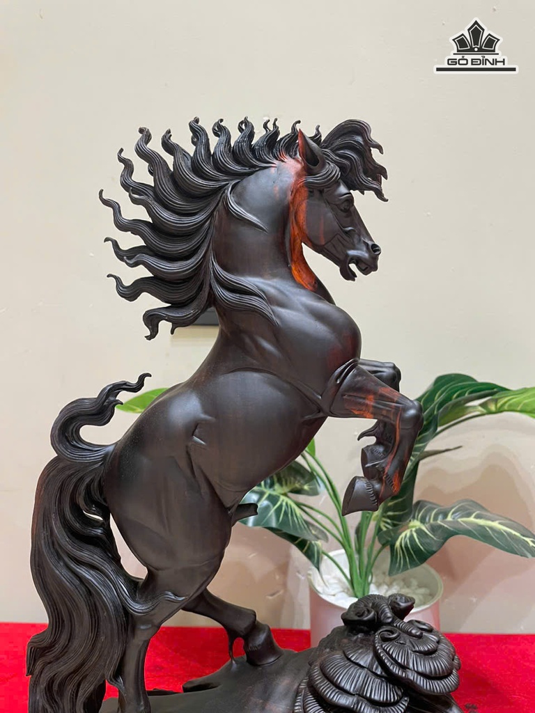 tuong-ngua-phong-thuy-nhat-ma-phi-thien-go-trac-cao-46-ngang-24-sau-12-cm-473520