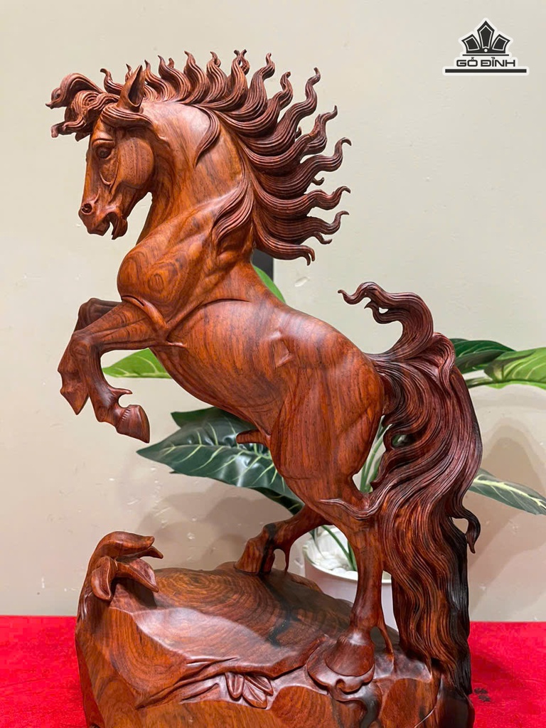 tuong-ngua-phong-thuy-nhat-ma-phi-thien-go-trac-cao-46-ngang-24-sau-15-cm-473525