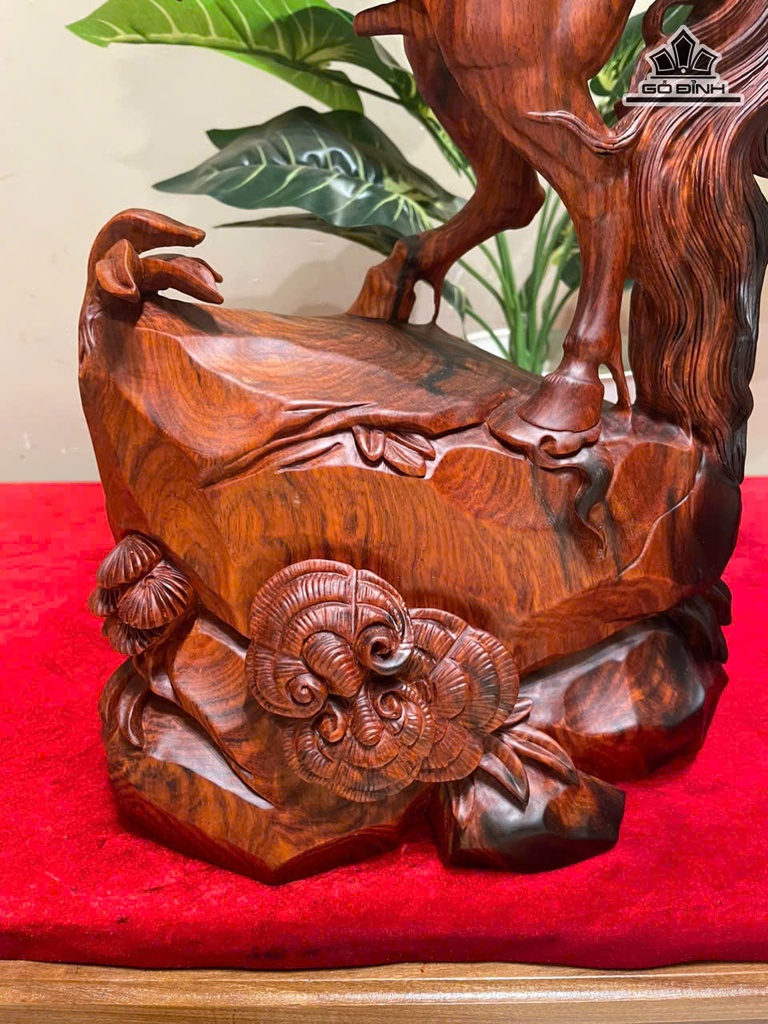 tuong-ngua-phong-thuy-nhat-ma-phi-thien-go-trac-cao-46-ngang-24-sau-15-cm-473526