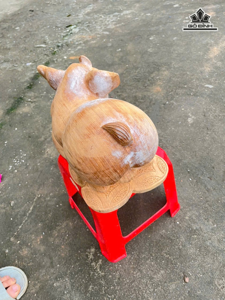 tuong-heo-go-ngoc-am-cao-23-ngang-34-sau-20-cm-473810