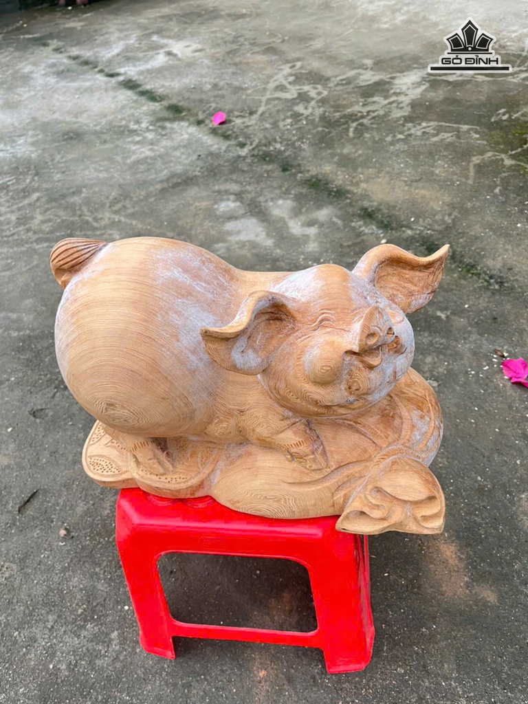 tuong-heo-go-ngoc-am-cao-23-ngang-34-sau-20-cm-473811