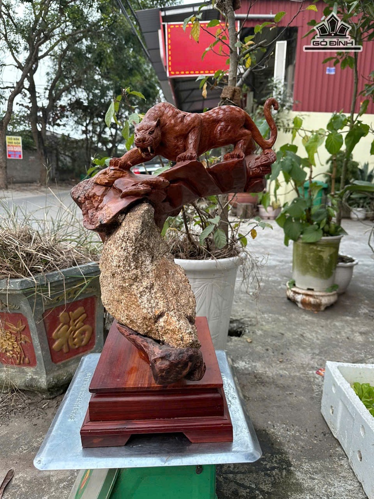 tuong-bao-san-moi-go-huong-om-da-cao-43-ngang-39-sau-36-cm-474053