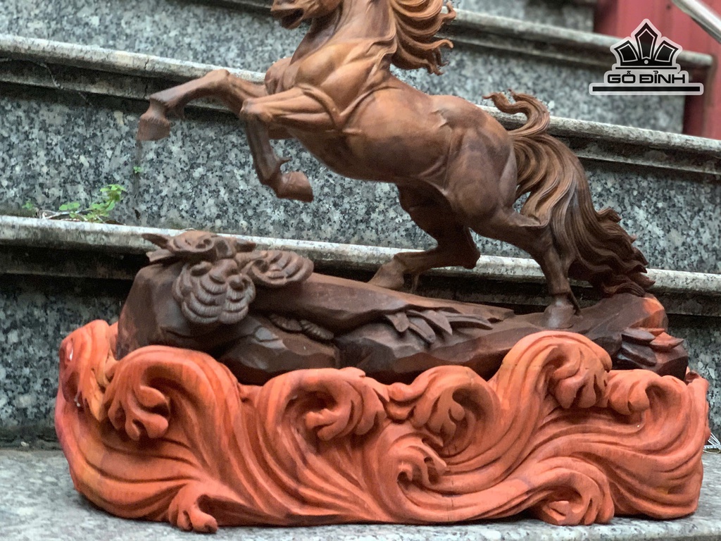 tuong-ngua-phong-thuy-nhat-ma-phi-thien-go-trac-cao-42-ngang-36-sau-16-cm-5kg-474165