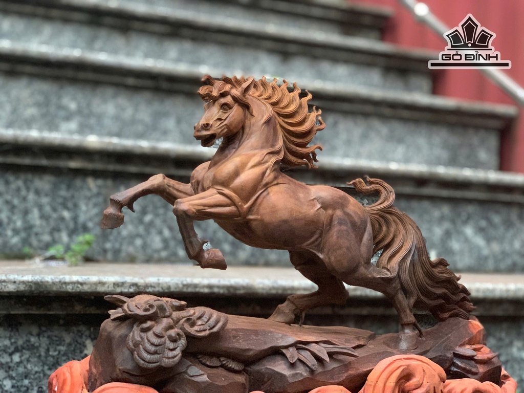 tuong-ngua-phong-thuy-nhat-ma-phi-thien-go-trac-cao-42-ngang-36-sau-16-cm-5kg-474167