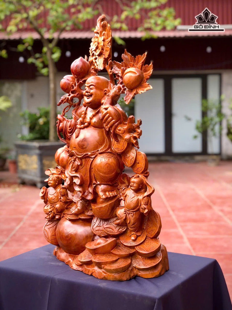 tuong-phat-di-lac-nhi-phuc-vac-dao-go-huong-cao-81-ngang-48-sau-25-cm-474403