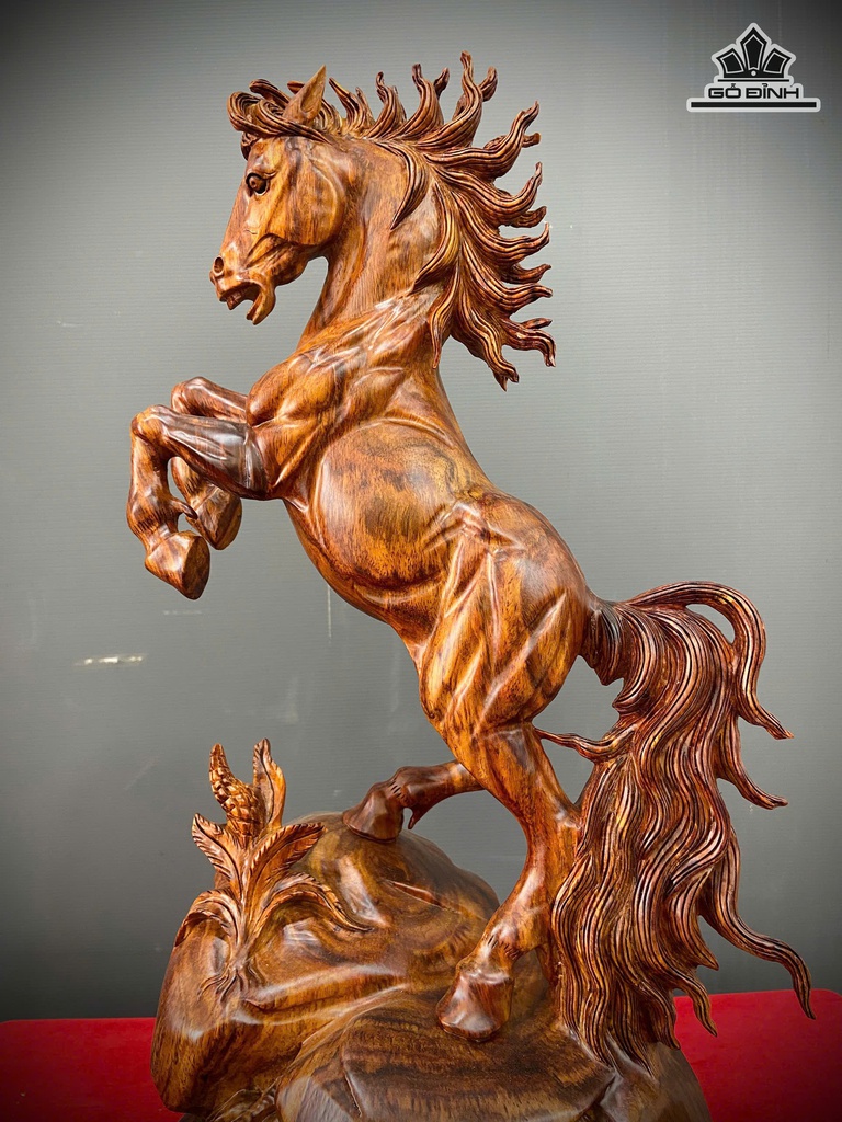 tuong-ngua-phong-thuy-nhat-ma-phi-thien-go-sua-cao-58-ngang-35-sau-28-cm-474691