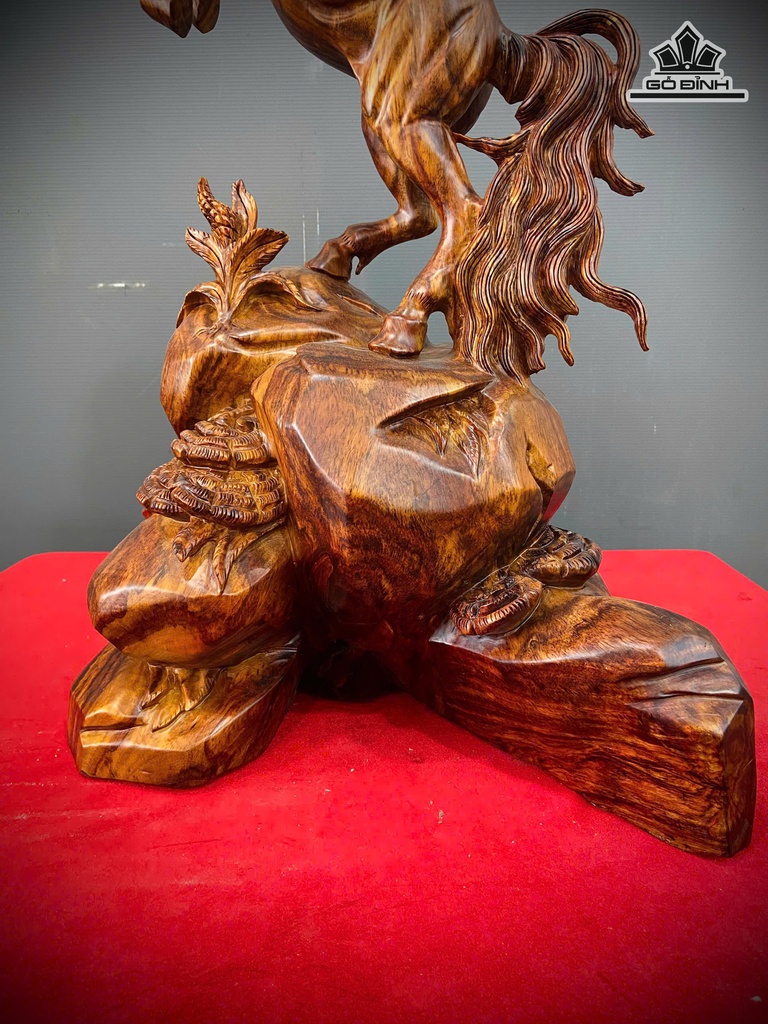 tuong-ngua-phong-thuy-nhat-ma-phi-thien-go-sua-cao-58-ngang-35-sau-28-cm-474692