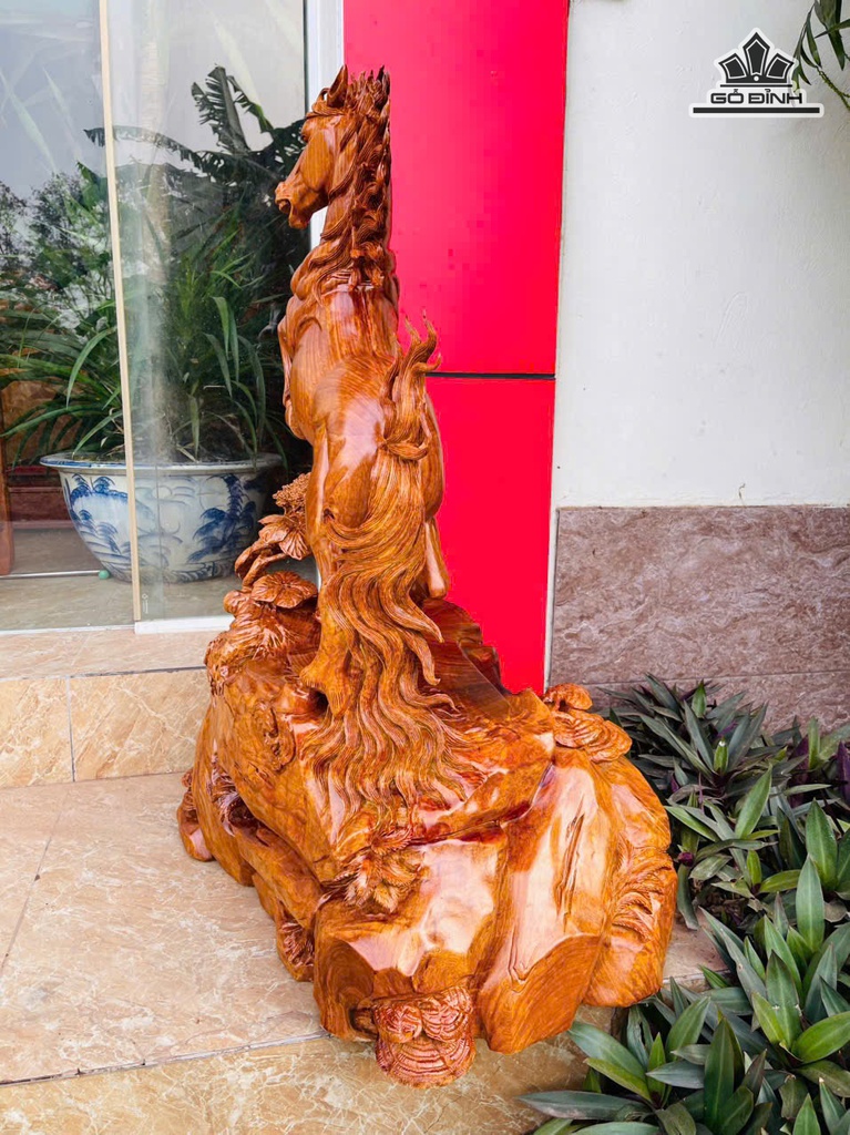 tuong-ngua-phong-thuy-nhat-ma-phi-thien-go-huong-cao-90-ngang-60-sau-39-cm-45kg-475435