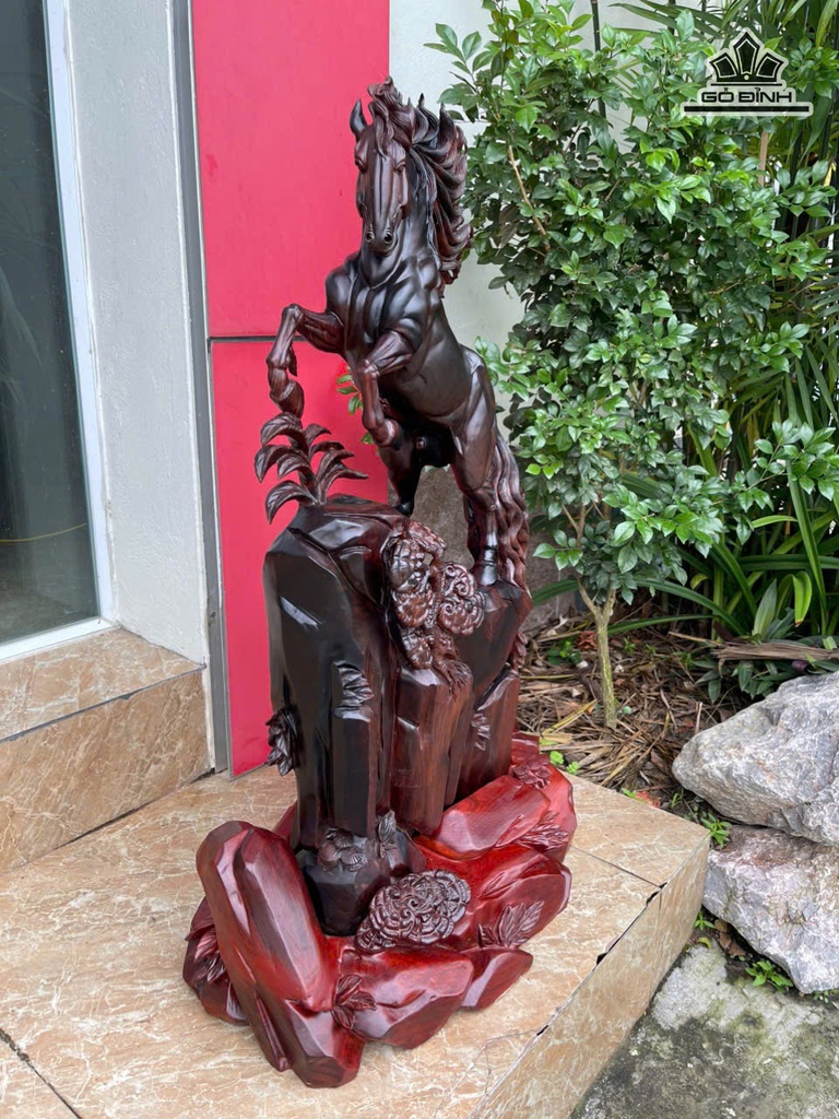 tuong-ngua-phong-thuy-nhat-ma-phi-thien-go-trac-cao-80-ngang-38-sau-18-cm-ca-de-cao-85-ngang-52-sau-33-cm-26kg-475453