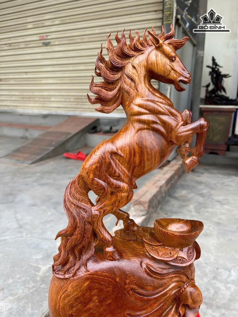 tuong-ngua-phong-thuy-nhat-ma-phi-thien-go-huong-cao-43-ngang-23-sau-11-cm-475475