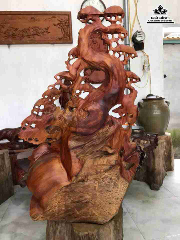 Tuong-Phat-Di-Lac-Dung-Goc-Tung-go-huong