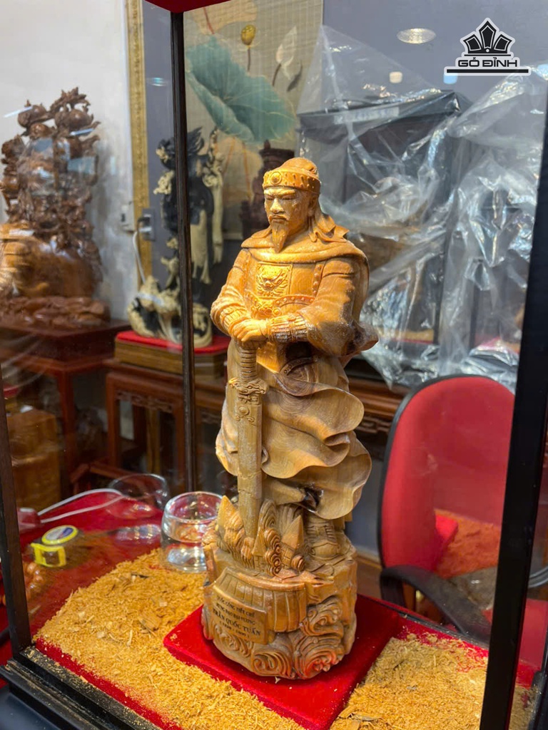 tuong-tran-quoc-tuan-go-hoang-dan-cao-35-ngang-12-sau-11-cm-475834